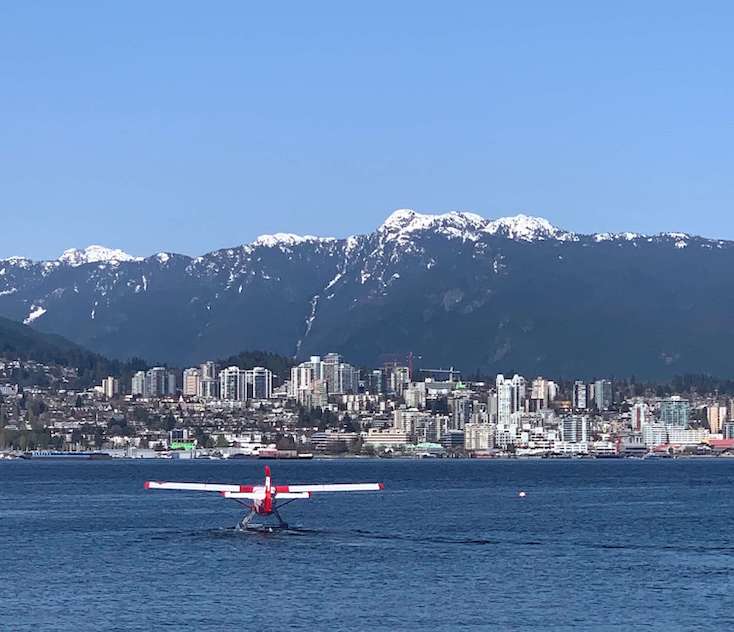 Vancouver, entre la baie et les montagnes. un paysage magnifique